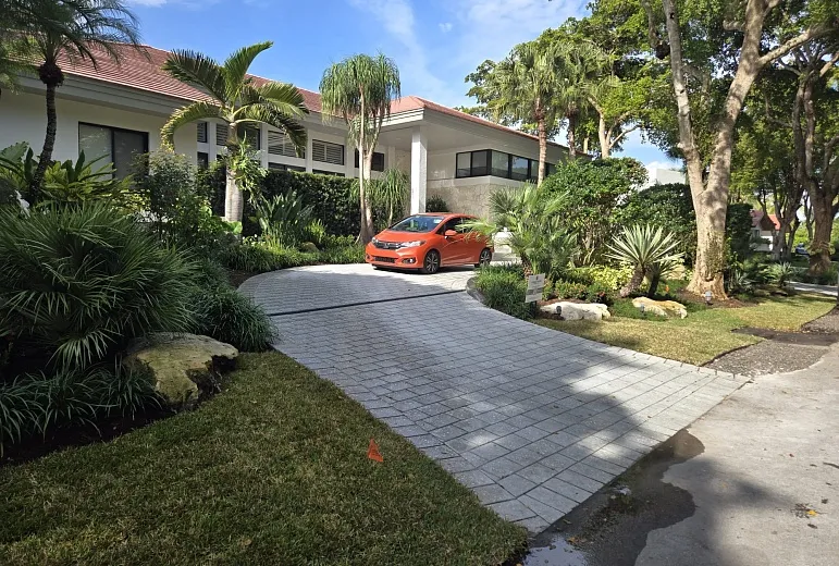 Mercedes-Benz Coral Gables: Stiles - Photo 25